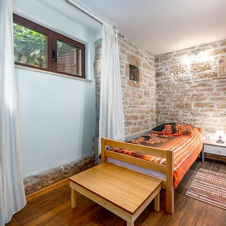 Apartman Sara Tinjan Exterior photo